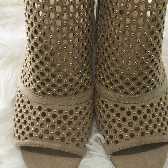 Kim Rogers- Tan Block Heel Sandals - Picture 6 of 8